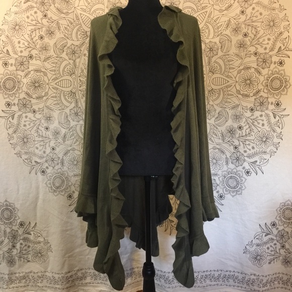 NWOT Soft Knit Cape, One Size Fits Most - Picture 7 of 8